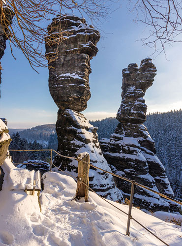 Sind im Winter nicht minder bezaubernd: Felsnadeln wie die Herkulessäulen im Bielatal
© Foto: Stefan Melzig Sind im Winter nicht minder bezaubernd: Felsnadeln wie die Herkulessäulen im Bielatal
© Foto: Stefan Melzig